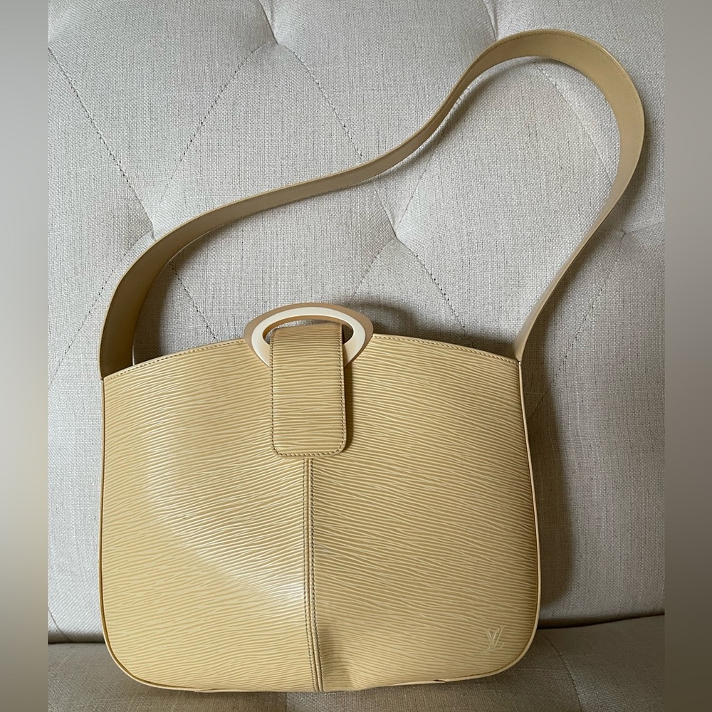 LOUIS VUITTON - Epi Leather Reverie Bag *Rare Vintage*